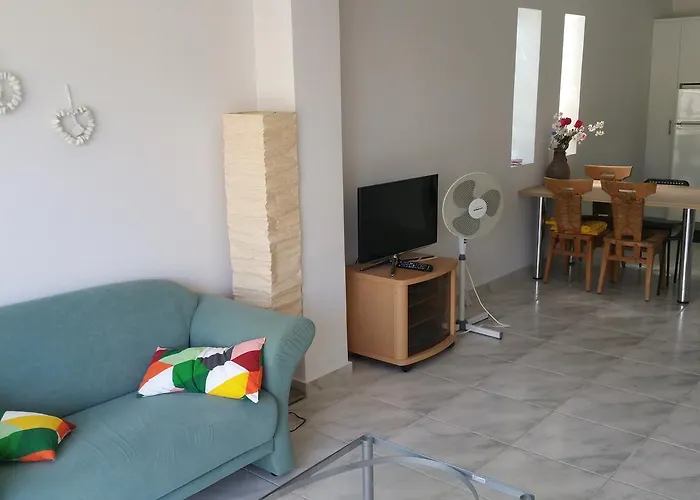 Beautiful Kato Pitsa